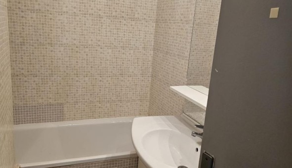 Logement tudiant T3 à Nmes (30000)