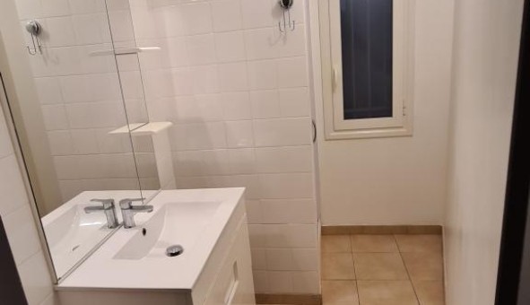 Logement tudiant T3 à Nmes (30000)