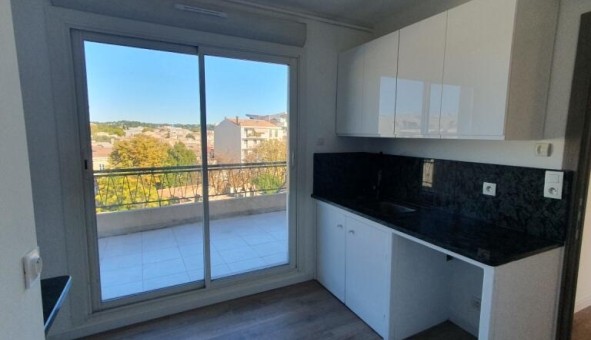 Logement tudiant Location T3 Vide Nmes (30000)
