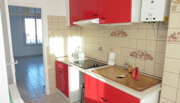 Logement tudiant Location T3 Vide Nmes (30000)