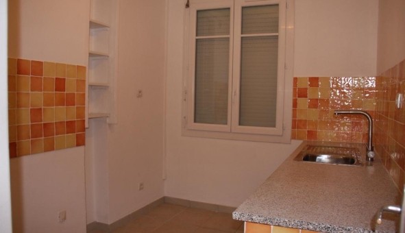 Logement �tudiant T3 &agrave; N�mes (30000)