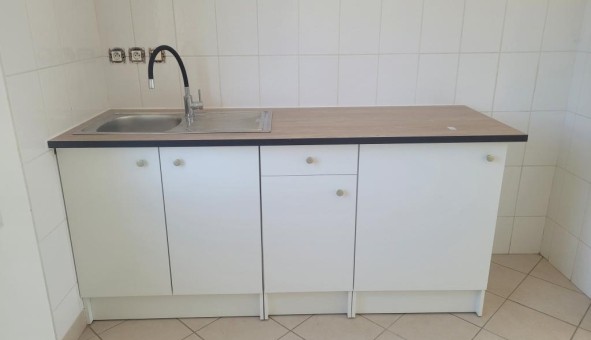 Logement tudiant T3 à Ollires (83470)