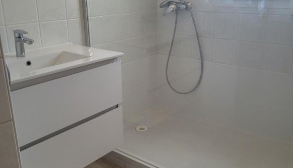 Logement tudiant T3 à Ollires (83470)