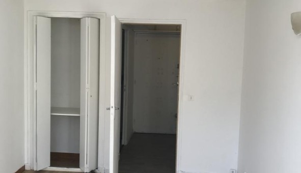 Logement tudiant Location T3 Vide Orange (84100)