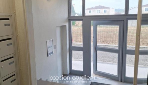 Logement tudiant T3 à Orange (84100)