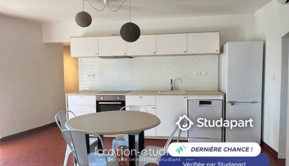 Logement tudiant T3 à Orange (84100)