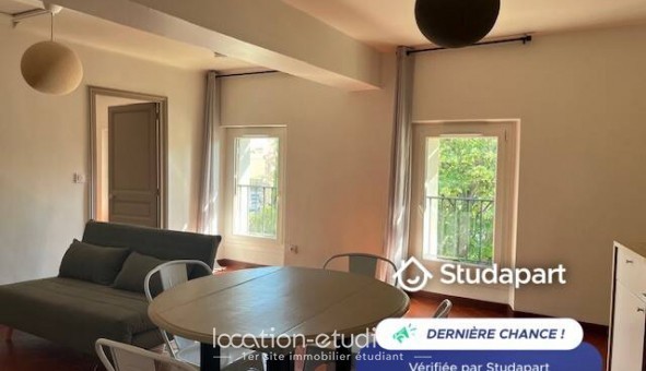 Logement tudiant T3 à Orange (84100)