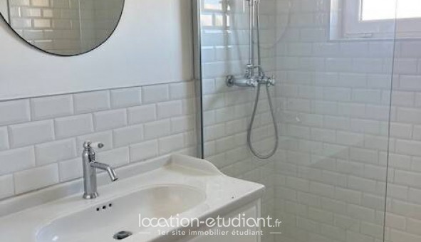 Logement tudiant T3 à Orange (84100)
