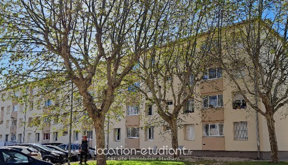 Logement �tudiant Location T3 Vide Orange (84100)