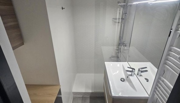 Logement �tudiant T3 &agrave; Pierre B�nite (69310)