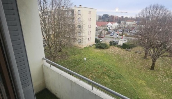 Logement �tudiant T3 &agrave; Pierre B�nite (69310)