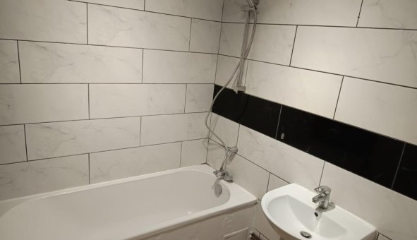 Logement �tudiant T3 &agrave; Qui�vrechain (59920)