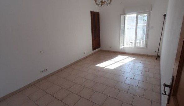 Logement �tudiant T3 &agrave; Saint Gilles (30800)