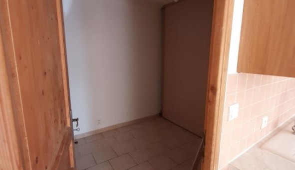 Logement �tudiant T3 &agrave; Saint Gilles (30800)