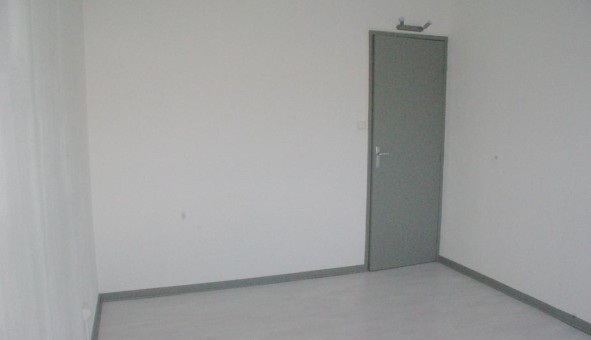 Logement tudiant T3 à Sedan (08200)