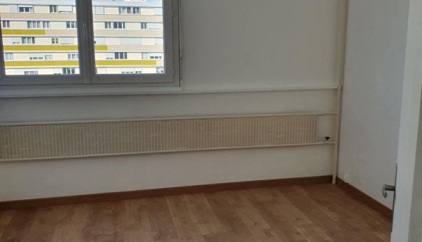Logement tudiant T3 à Sedan (08200)