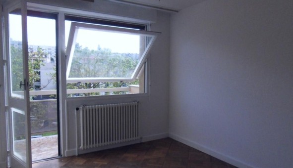 Logement tudiant T3 à Sedan (08200)
