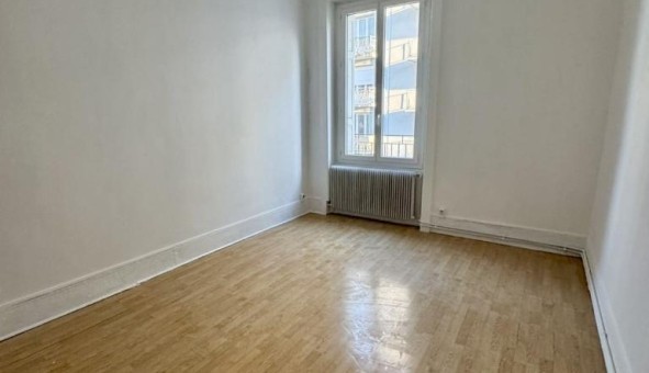 Logement tudiant T3 à Sedan (08200)