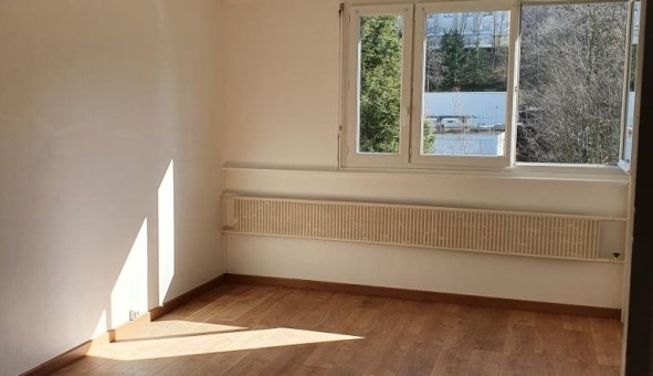 Logement tudiant T3 à Sedan (08200)