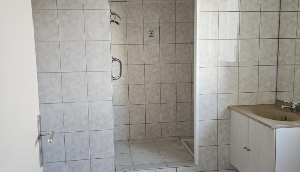 Logement tudiant T3 à Sidiailles (18270)