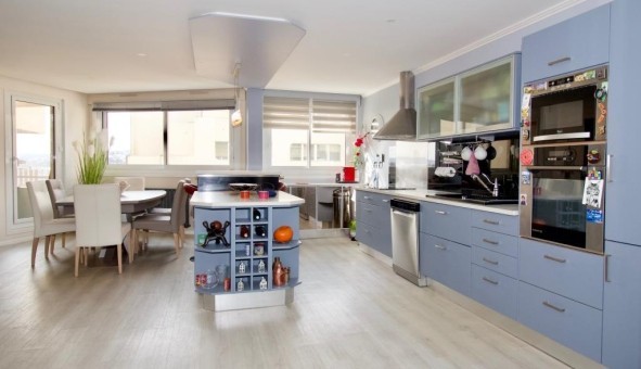 Logement tudiant Location T3 Vide Suresnes (92150)