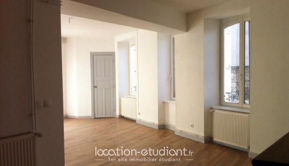 Logement tudiant T3 à Thiers (63300)