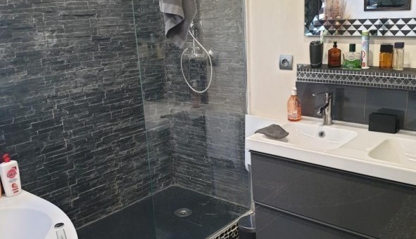 Logement tudiant T3 à Toulon (83200)