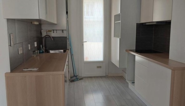 Logement tudiant Location T3 Vide Toulon (83200)