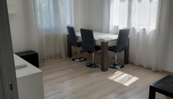 Logement tudiant T3 à Toulon (83200)