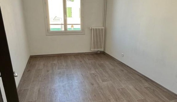 Logement tudiant T3 à Trans en Provence (83720)