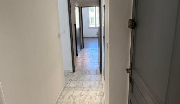 Logement tudiant T3 à Trans en Provence (83720)