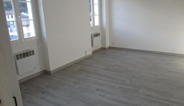 Logement �tudiant T3 &agrave; Trans en Provence (83720)