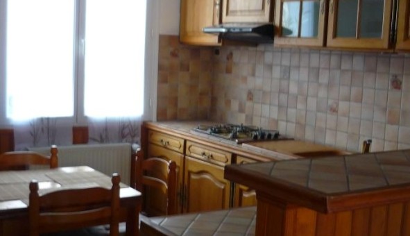 Logement étudiant Location T3 Vide Troyes (10000)