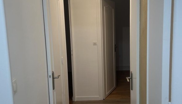 Logement �tudiant T3 &agrave; Vaulx en Velin (69120)