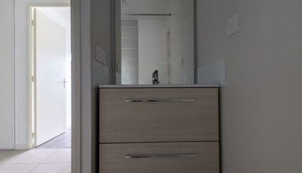 Logement �tudiant T3 &agrave; Vaulx en Velin (69120)