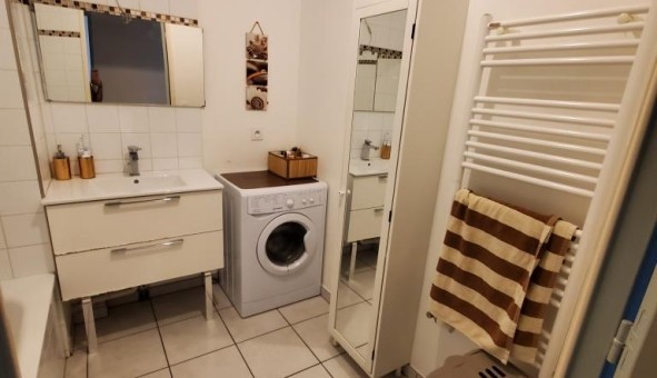Logement tudiant T3 à Vnissieux (69200)