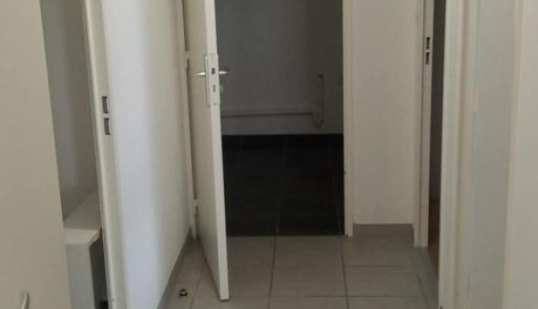 Logement tudiant T3 à Vnissieux (69200)