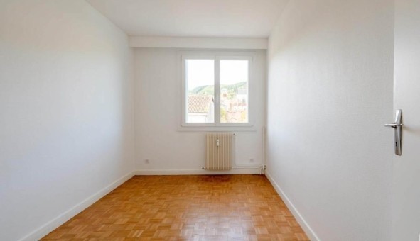 Logement �tudiant T4 &agrave; Affoux (69170)