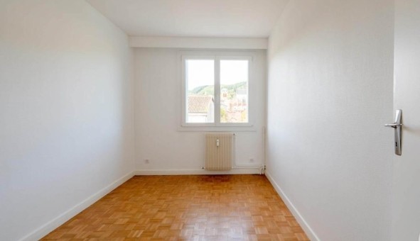 Logement �tudiant T4 &agrave; Affoux (69170)