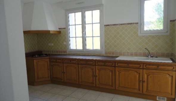 Logement tudiant Location T4 Vide Arles (13200)