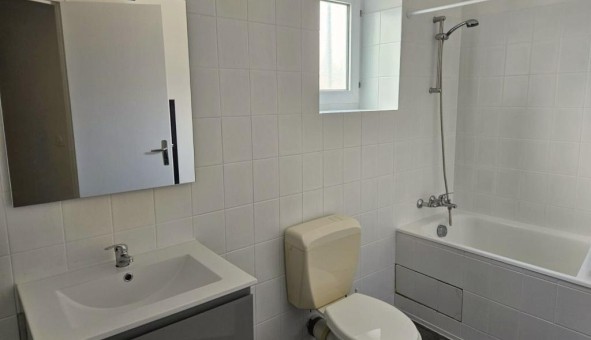 Logement tudiant T4 à Autrche (37110)