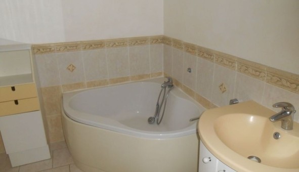 Logement �tudiant T4 &agrave; Avermes (03000)