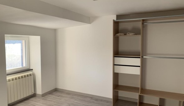 Logement tudiant T4 à Avy (17800)