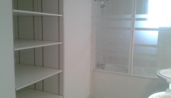 Logement tudiant T4 à Avy (17800)