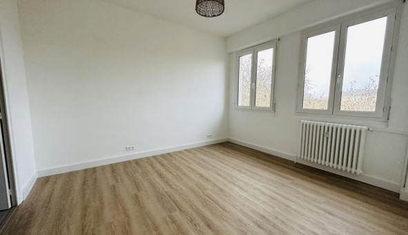 Logement �tudiant T4 &agrave; Bagnols sur C�ze (30200)