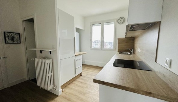 Logement �tudiant T4 &agrave; Bagnols sur C�ze (30200)