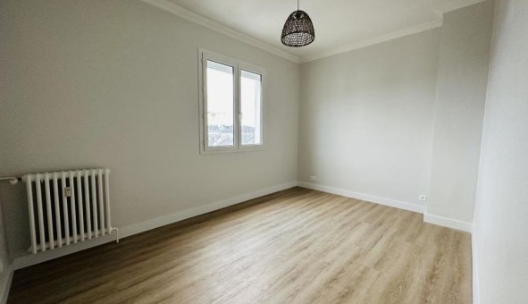 Logement �tudiant T4 &agrave; Bagnols sur C�ze (30200)