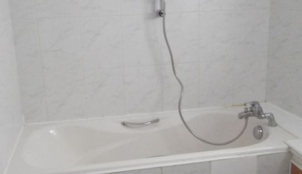 Logement �tudiant T4 &agrave; Barcelonne (26120)
