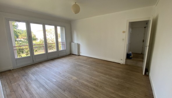 Logement tudiant T4 à Bourrou (24110)