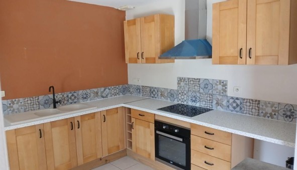 Logement tudiant T4 à Camaret sur Aigues (84850)